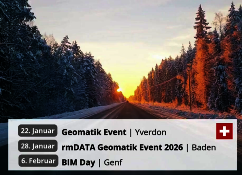 Verschneite Straße führt durch einen Tannenwald bei Sonnenuntergang; unten prangt ein helles Banner mit drei Geomatik-Terminen: 22. Januar Geomatik Event in Yverdon; 28. Januar rmDATA Geomatik Event 2026 in Baden; 6. Februar BIM Day in Genf.
