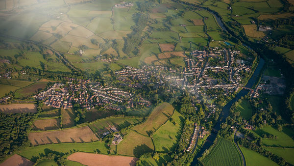 Landschaft mit Siedlung