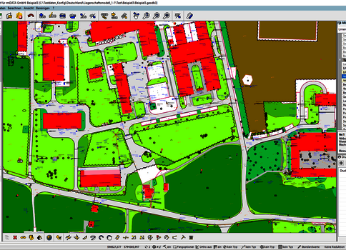 Screenshot einer GIS-Software mit farbcodierter Bebauungsplanung: rote Gebäude, grüne Grünflächen, graue Straßen; umgeben von Werkzeugleisten und Fenstern der Anwendung.
