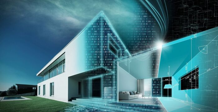 Moderne weiße Villa mit großen Glasfronten und flachem Dach, umgeben von Grün. Im Vordergrund erscheinen bläulich-transparente digitale Hologramm-Effekte, die Architektur und Zukunftstechnologie symbolisieren.