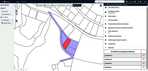 Digitale Kartenansicht mit Grundstücken: Zwei benachbarte Parzellen sind lila markiert, innerhalb einer davon befindet sich eine kleinere, rote Fläche; Grenzlinien kennzeichnen die Abgrenzungen.