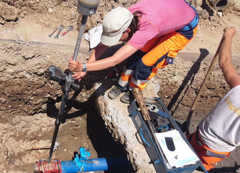 Mit der All-in-One-Lösung rmDATA GeoMapper decken Sie alle Aufgaben in der Geomatik ab. Darunter fällt auch das ­Erfassen des Leitungskatasters nach SIA 405.