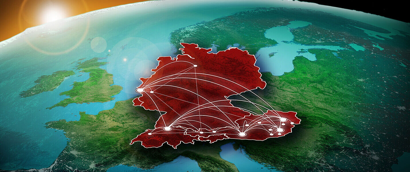 3D-Globus mit Europa im Hintergrund; Deutschland ist rot hervorgehoben und durch weiße Linien mit anderen Städten verbunden, als Netzwerkdarstellung. Ein Sonnenlichtreflex liegt links oben.