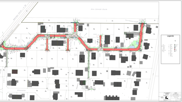 An overhead urban map with gray buildings and a grid of streets. A highlighted route weaves through the blocks in green, with red sections indicating heavy traffic or closures.