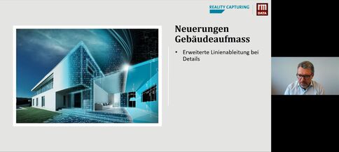 Diapositive de présentation montrant un bâtiment moderne en photo à gauche et un bloc de texte en allemand sur les nouveautés en relevé architectural à droite, avec les logos Reality Capturing et RM Data.
