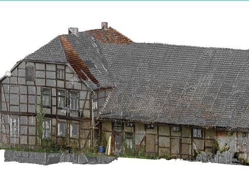 3D-Modell eines historischen Fachwerkhauses mit dunklen Holzbalken, weißen Gefachen und steilem Ziegeldach; freistehendes Wohngebäude.