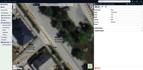 Screenshot einer GIS-Karte mit Luftbild eines Wohnviertels. Gelbe Vermessungslinien und Markierungspunkte kennzeichnen eine Grundstücksgrenze; rechts ein Formular mit Eigenschaften, links Navigationselemente.