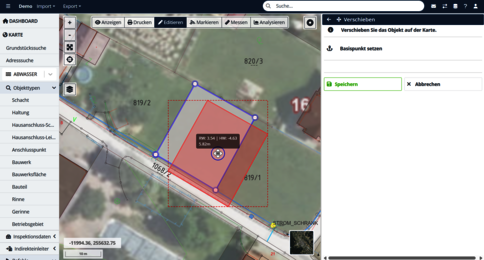 Screenshot einer GIS-Kartenanwendung mit überlagerten Parzellen: Ein rotes, halbtransparentes Quadrat mit Abmessungen, daneben ein blauer Marker. Rechts ein Dialogfeld mit Speichern/Abbrechen; links Symbole zur Werkzeugauswahl.