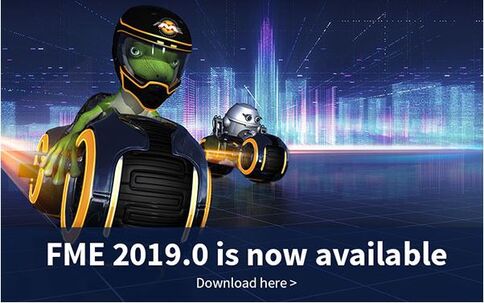 Zwei futuristische Motorradfahrer in einer Neon-Stadtlandschaft; vorne ein grüner Fahrer mit Helm auf einem schwarzen, gelb abgesetzten Bike. FME 2019.0 ist jetzt verfügbar – Download hier.