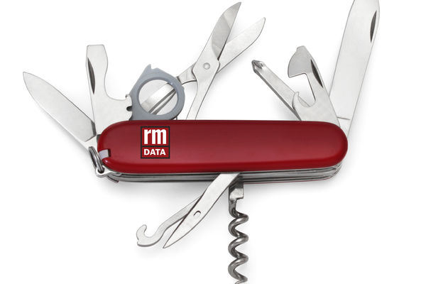 Schweizer Messer mit rmDATA-Logo