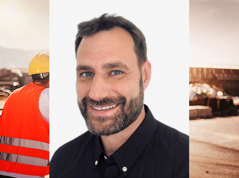 Zentrale Porträtaufnahme eines lächelnden Mannes in dunklem Hemd; links ein Bauarbeiter mit Warnweste und Helm, rechts eine Baustellenszene.